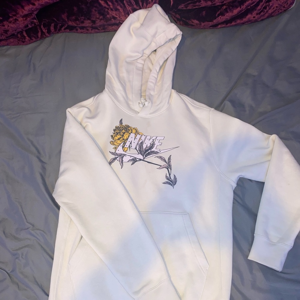 Nike Hoodie w Design  (❗️ALL ITEMS 7 DAYS LEFT ON SALE BEFORE I MOVE)